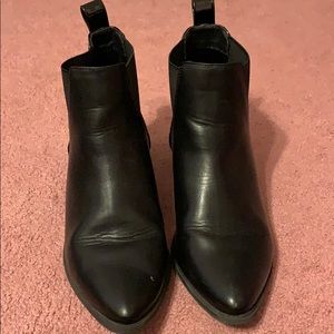 American Eagle Black faux leather booties
